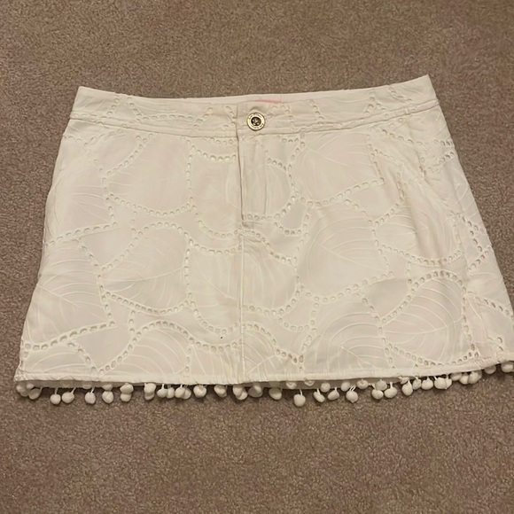 Lilly Pulitzer Pants - White size 4 Lilly Pulitzer eyelet skort